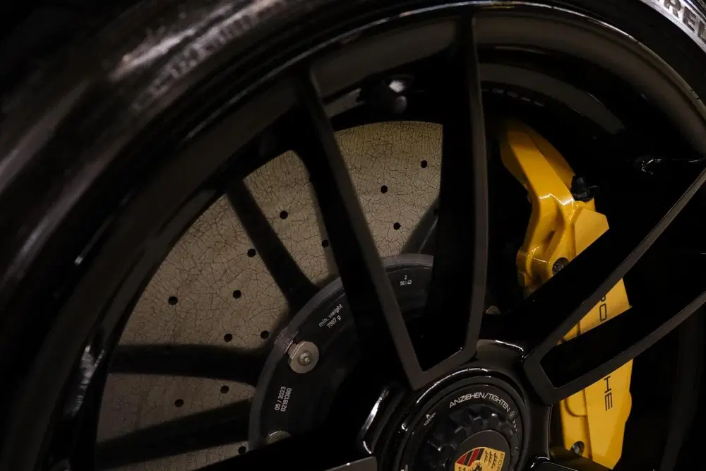 Porsche 911 3.8 Turbo S uit 2023, foto 13