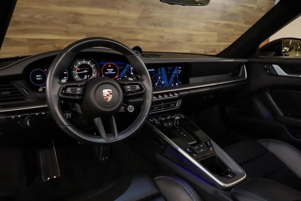 Porsche 911 3.8 Turbo S uit 2023, foto 3