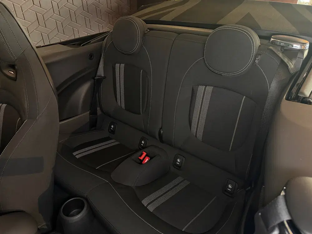Mini Cabrio 2.0 Cooper S Knightsbridge Edition uit 2019, foto 10