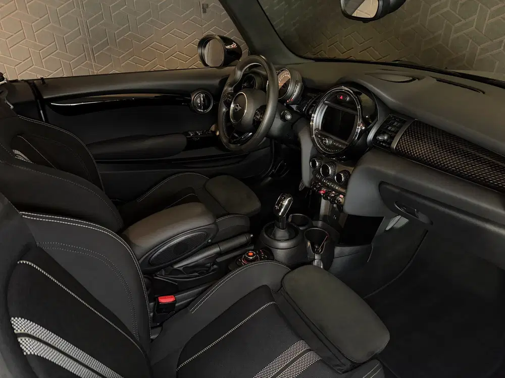 Mini Cabrio 2.0 Cooper S Knightsbridge Edition uit 2019, foto 14