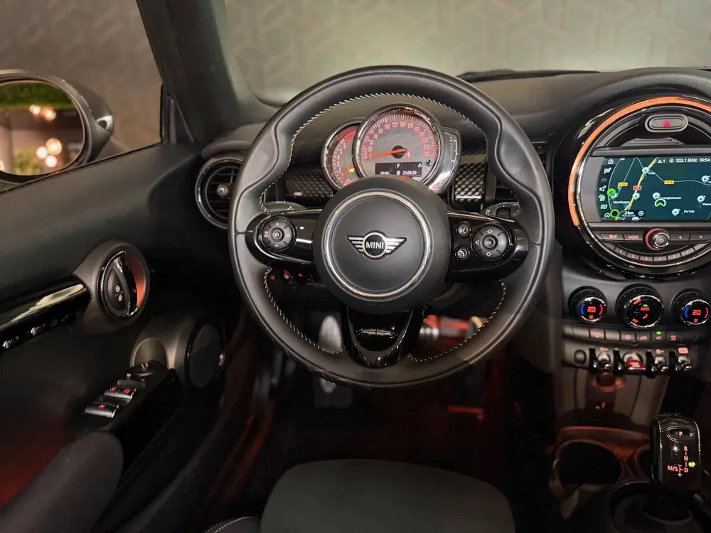 Mini Cabrio 2.0 Cooper S Knightsbridge Edition uit 2019, foto 15