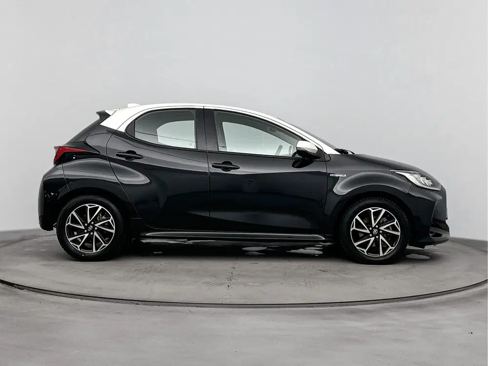 Toyota Yaris 1.5 Hybrid Dynamic Bi-Tone uit 2021, foto 11