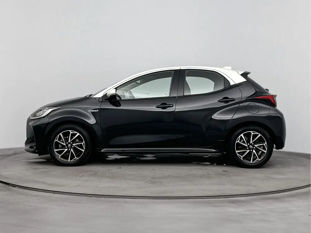 Toyota Yaris 1.5 Hybrid Dynamic Bi-Tone uit 2021, foto 3
