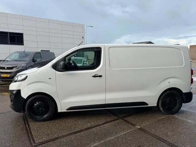 Citroën Jumpy Citroen Jumpy 1.6 BlueHDI 95 M Club uit 2019, foto 4