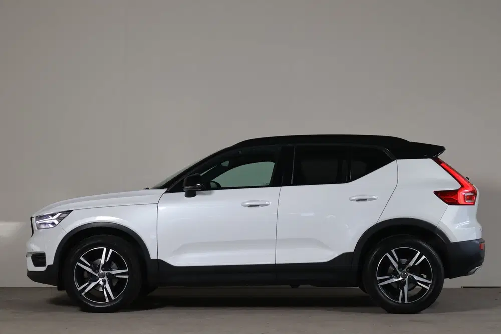 Volvo XC40 1.5 T3 R-Design NL-Auto Panoramadak I Came uit 2019, foto 2