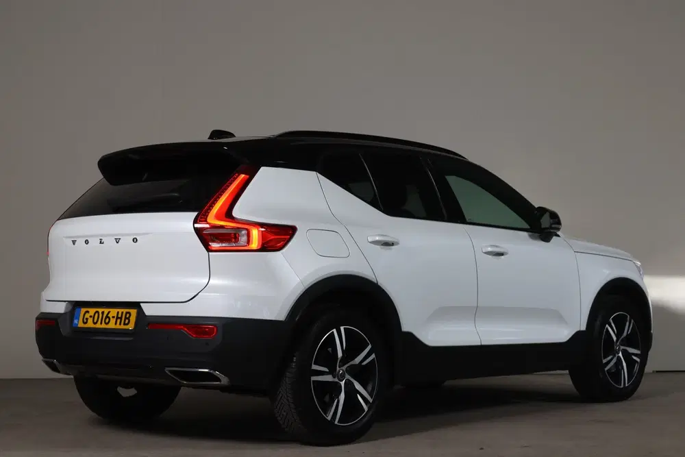 Volvo XC40 1.5 T3 R-Design NL-Auto Panoramadak I Came uit 2019, foto 3