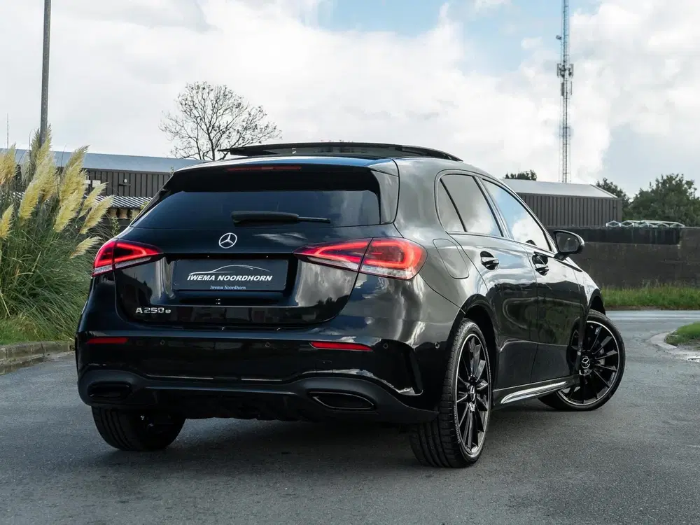Mercedes-Benz A-Klasse Mercedes A-klasse 250 e AMG uit 2020, foto 2