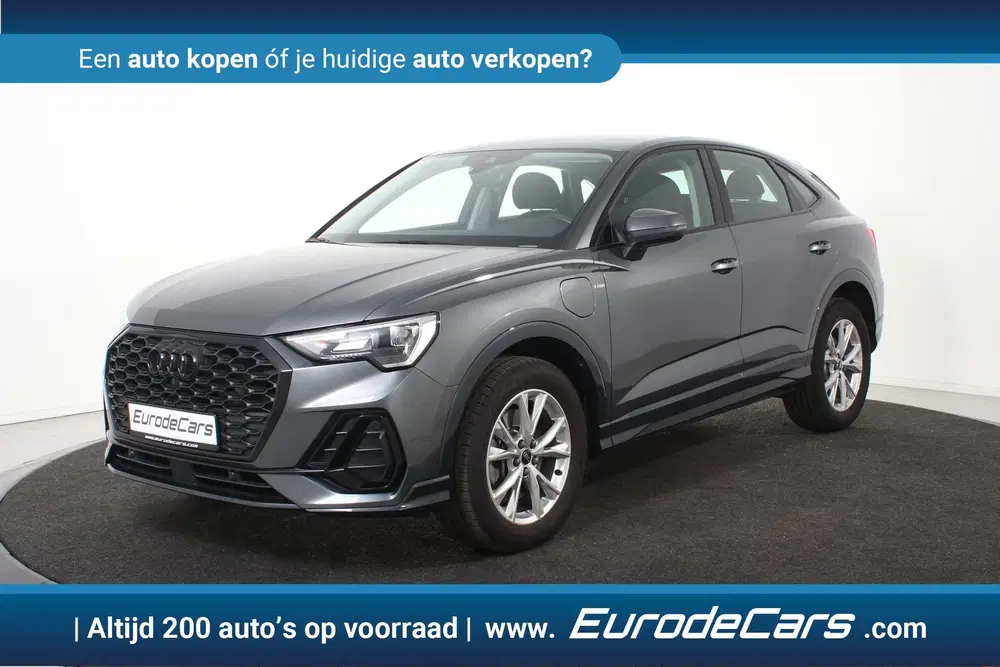 Audi Q3 45 TFSI e S-tronic S-Line (bj 2024) uit 2024