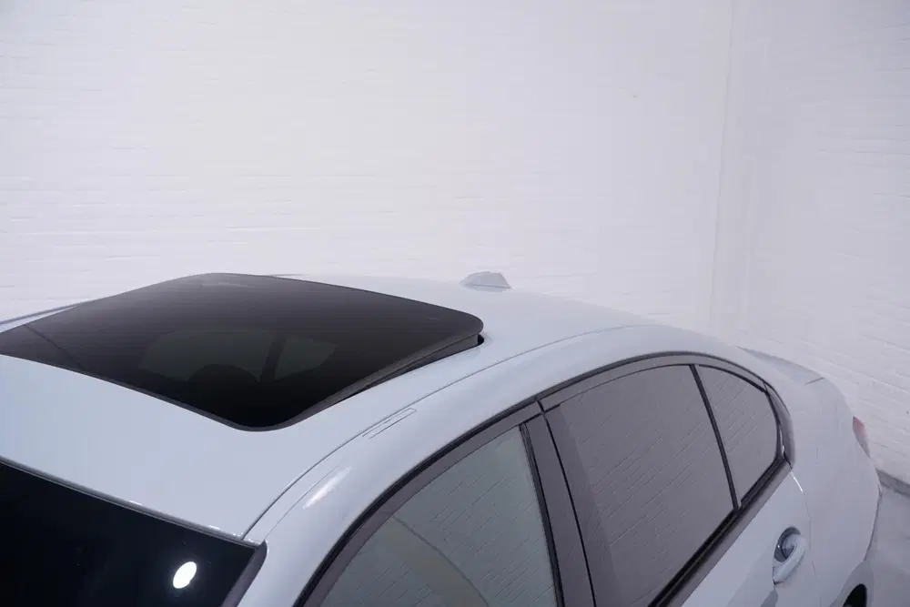 BMW 3-serie 330e M Sport SOH 96% Head up Schuifdak Cam uit 2024, foto 9