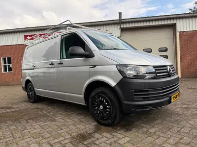 Volkswagen Transporter 2.0 TDI L1H1 euro 6 navi airco cruise uit 2019