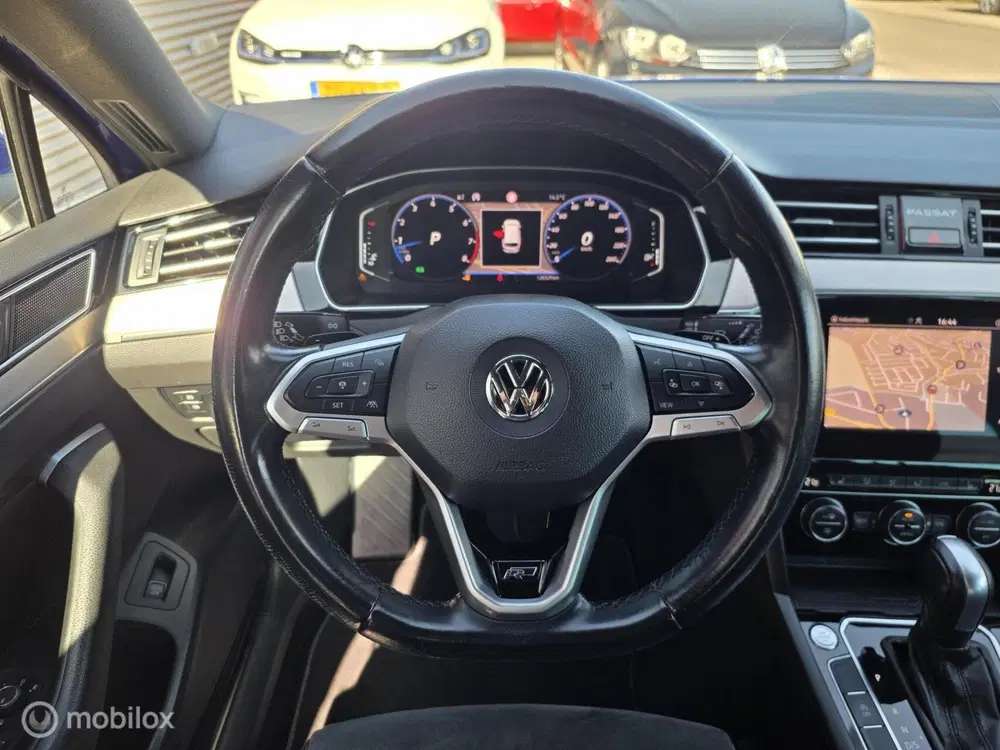 Volkswagen Passat Variant 1.5 TSI R-Line uit 2020, foto 13