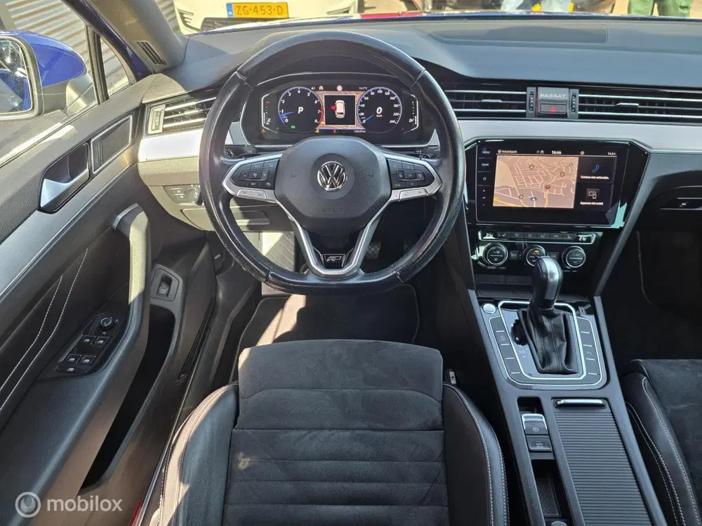 Volkswagen Passat Variant 1.5 TSI R-Line uit 2020, foto 14