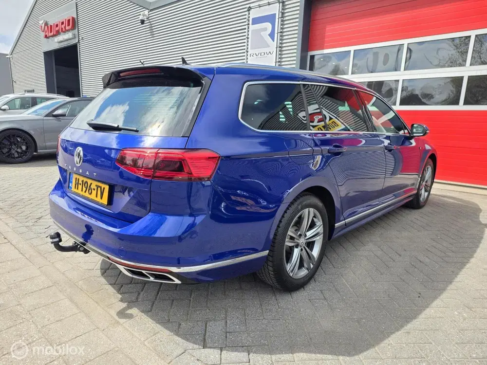 Volkswagen Passat Variant 1.5 TSI R-Line uit 2020, foto 5