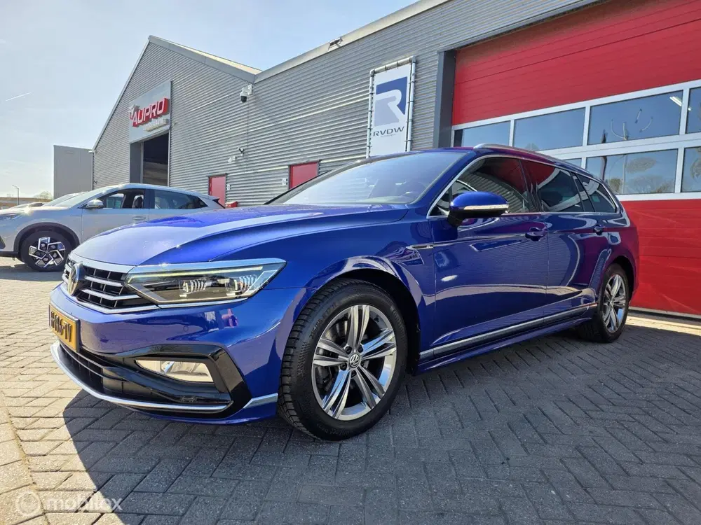 Volkswagen Passat Variant 1.5 TSI R-Line uit 2020, foto 9