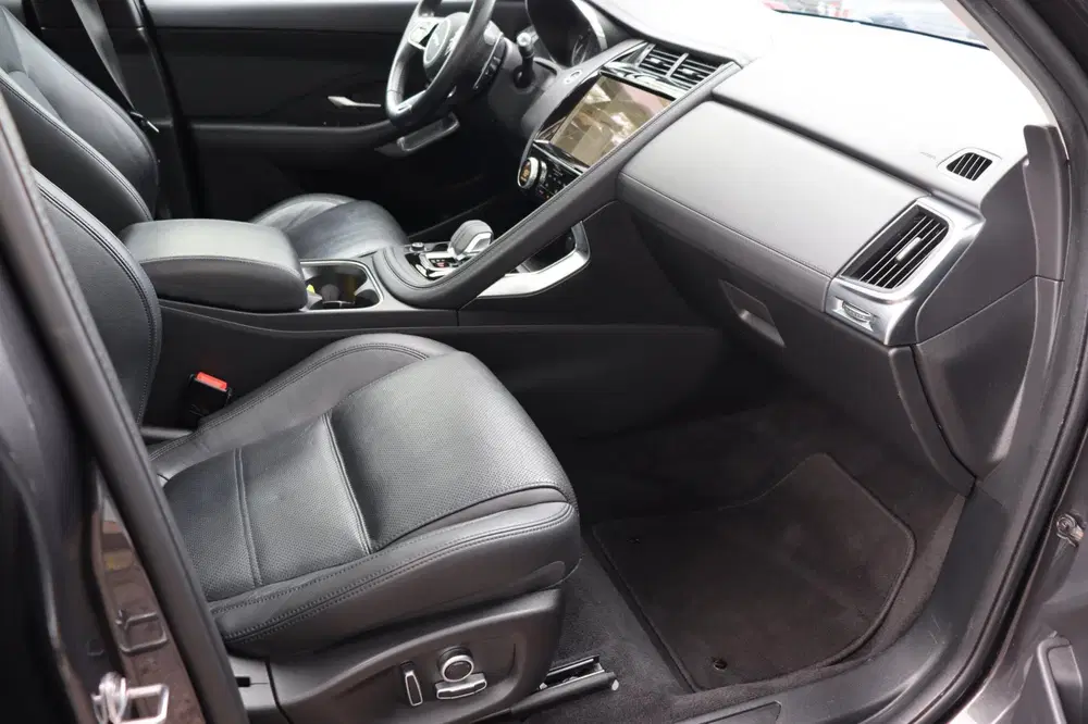 Jaguar E-Pace 1.5 P160 S orgNL leer+el camera's trekhaak uit 2021, foto 10