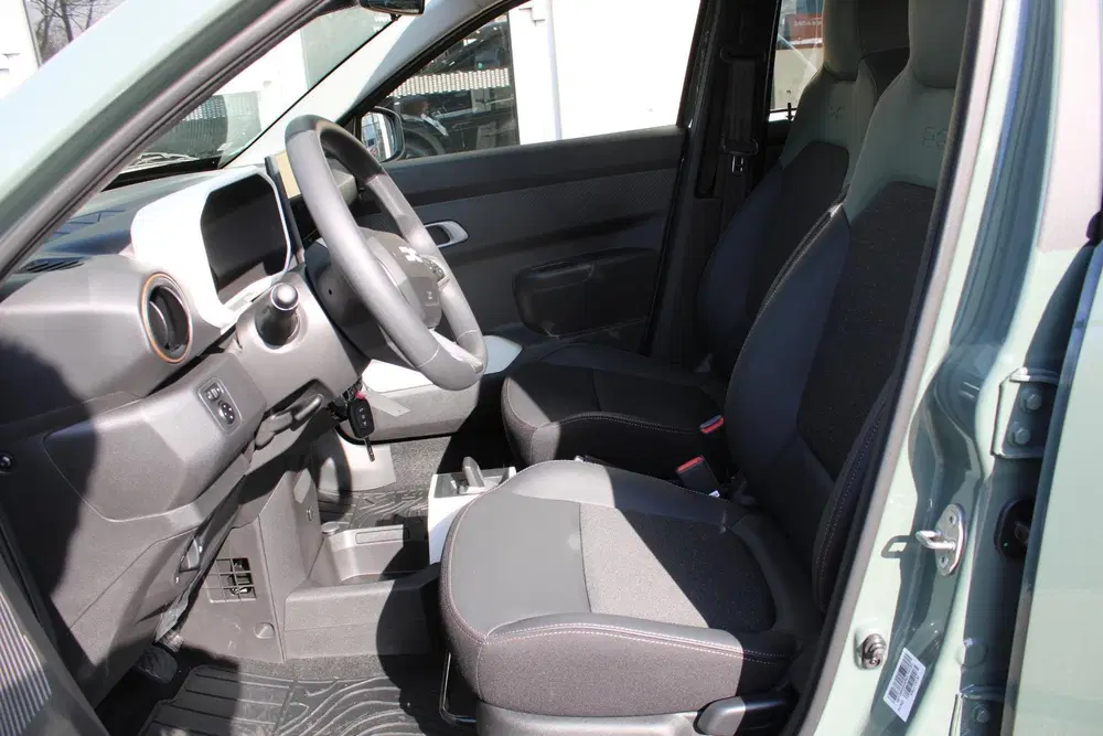 Dacia Spring Extreme 65 26.8 kWh Lichen Kaki uit 2026, foto 12