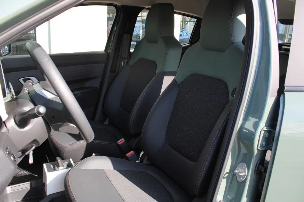 Dacia Spring Extreme 65 26.8 kWh Lichen Kaki uit 2026, foto 14