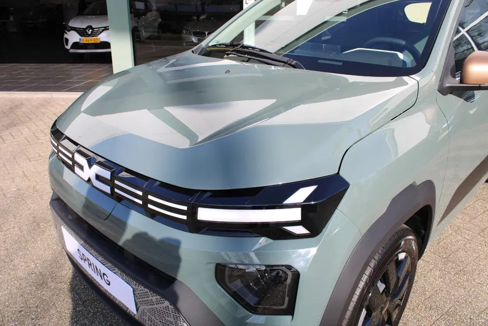 Dacia Spring Extreme 65 26.8 kWh Lichen Kaki uit 2026, foto 4