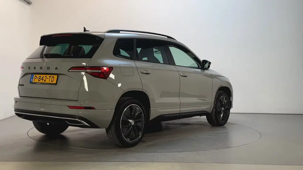 Skoda Karoq 1.5 TSI 150pk ACT Sportline Business Camer uit 2022, foto 3