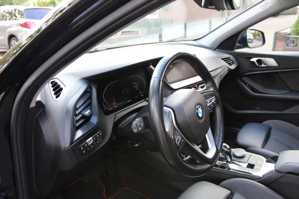 BMW 1-serie 118i Executive Edition Pano Aut uit 2020, foto 11