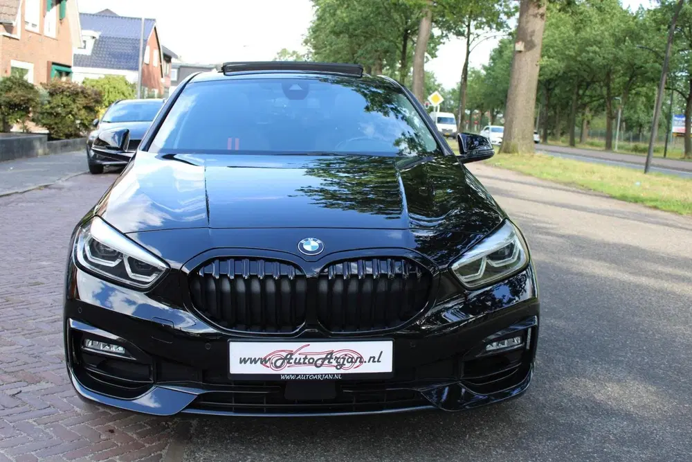 BMW 1-serie 118i Executive Edition Pano Aut uit 2020, foto 9