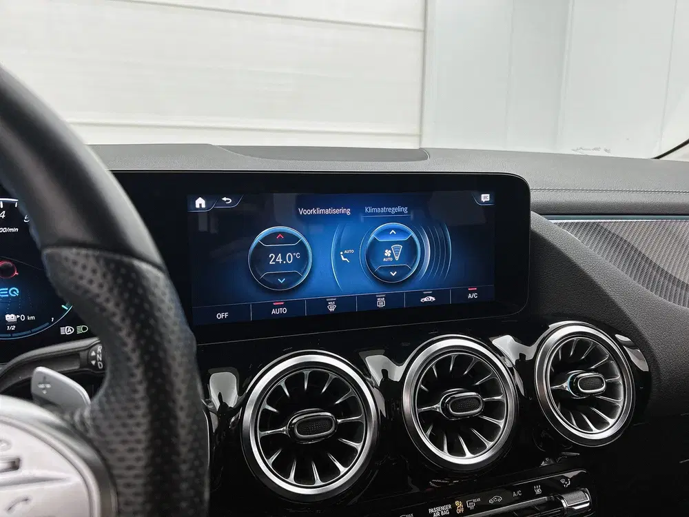 Mercedes-Benz GLA 250 e AMG Plug-In Hybride AMG Line uit 2022, foto 10