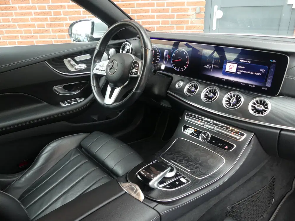 Mercedes-Benz E-Klasse 200 Premium Plus AMG uit 2020, foto 2