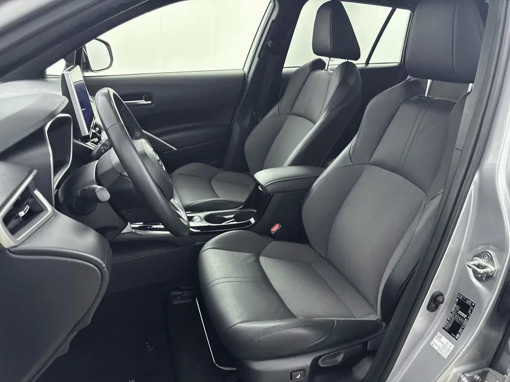 Toyota Corolla Cross 2.0 High Power Hybrid First Edition uit 2023, foto 14