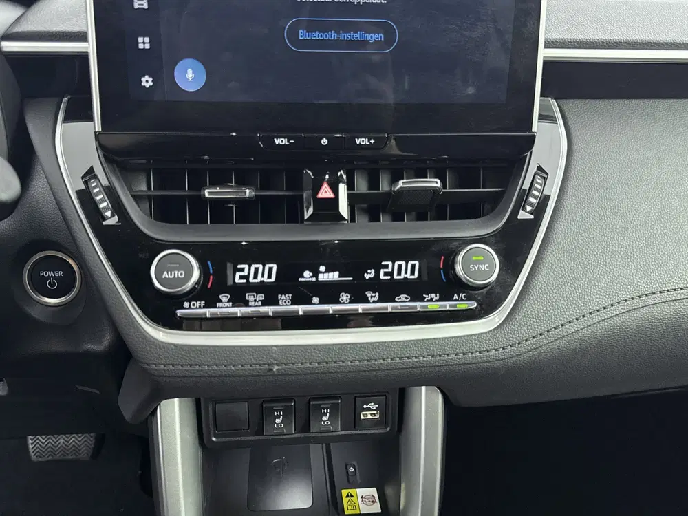 Toyota Corolla Cross 2.0 High Power Hybrid First Edition uit 2023, foto 9