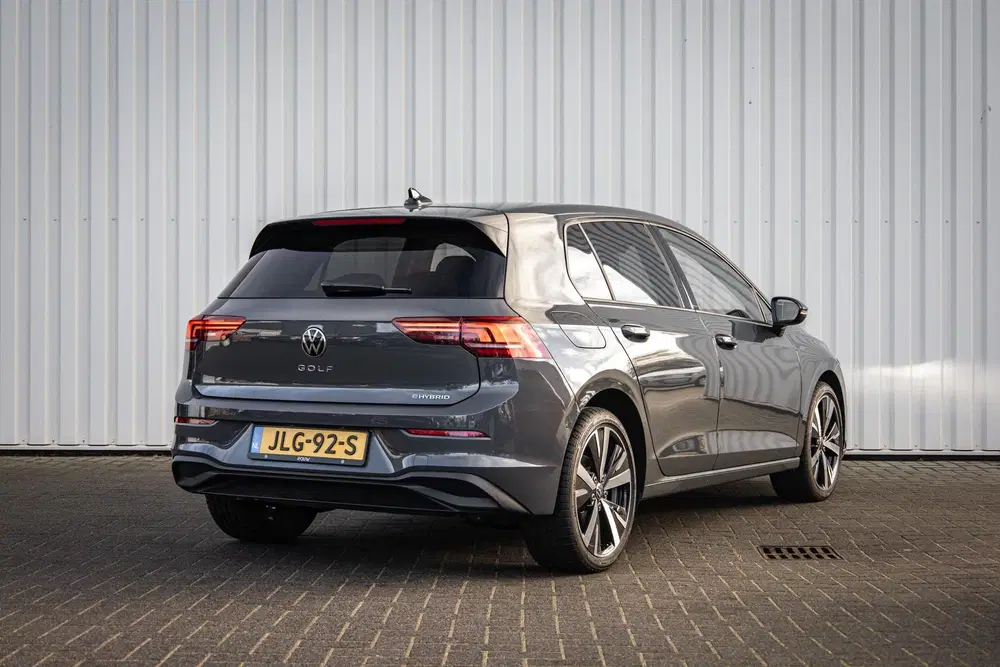 Volkswagen Golf 1.5 eHybrid 204pk Life Edition uit 2025, foto 2