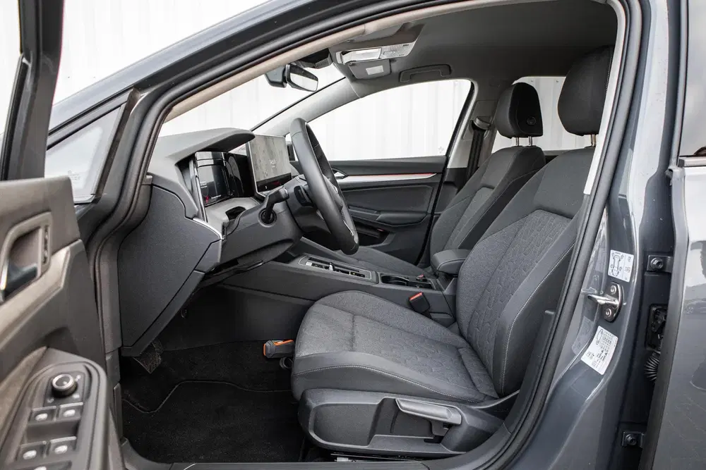 Volkswagen Golf 1.5 eHybrid 204pk Life Edition uit 2025, foto 4