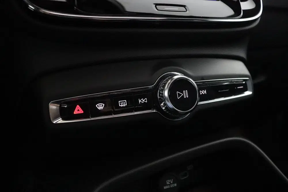 Volvo XC40 2.0 B4 Plus Black Edition uit 2025, foto 11