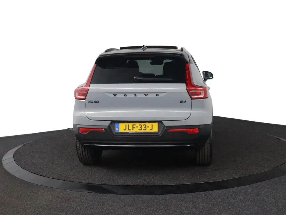Volvo XC40 2.0 B4 Plus Black Edition uit 2025, foto 4
