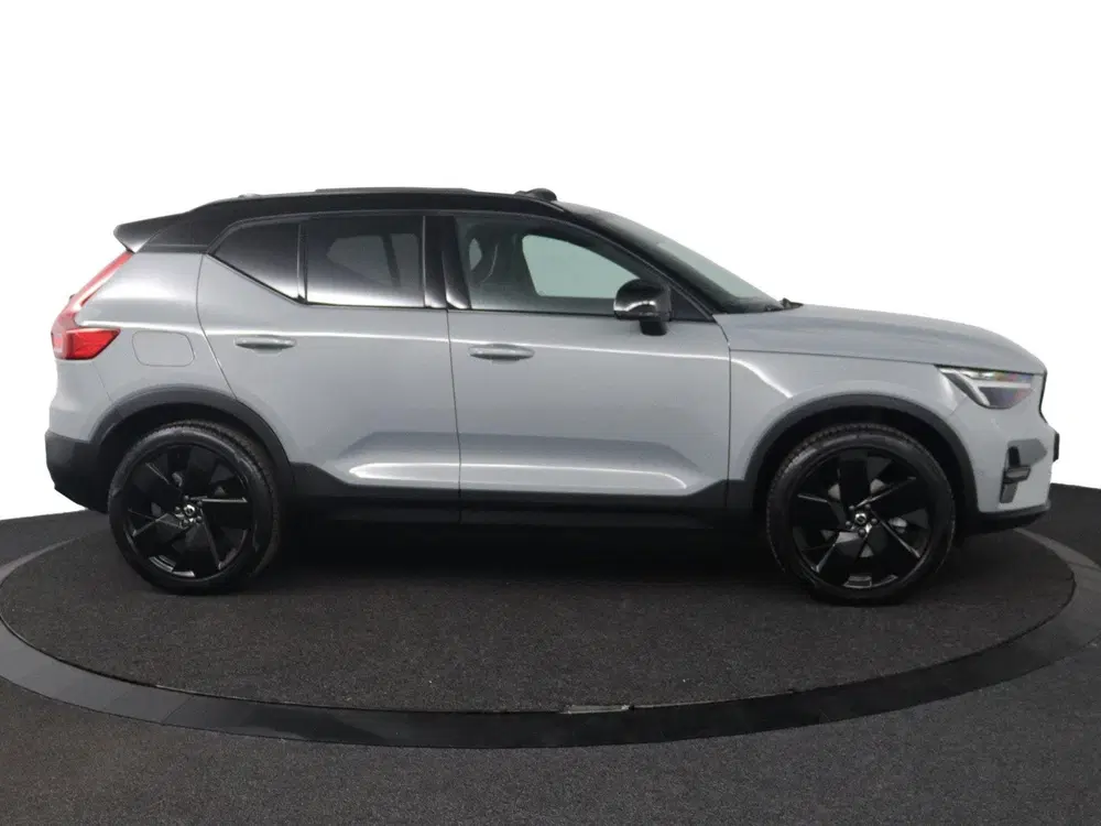 Volvo XC40 2.0 B4 Plus Black Edition uit 2025, foto 6