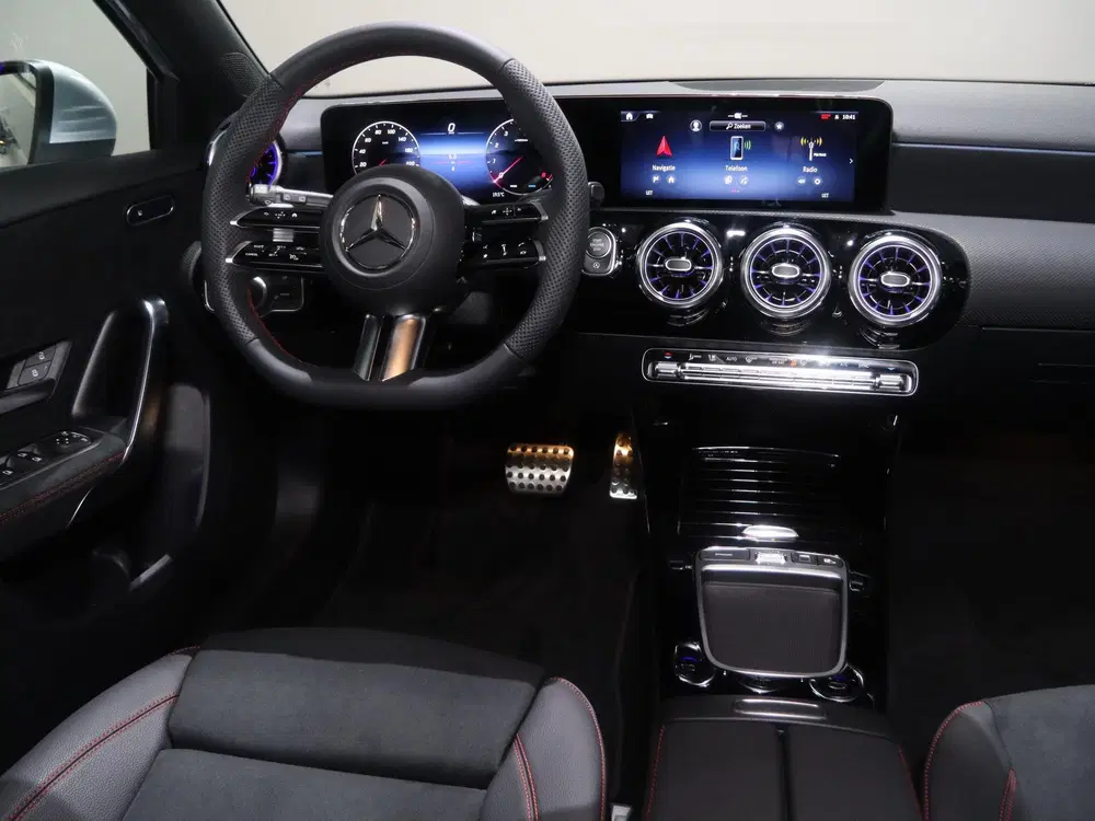 Mercedes-Benz A-Klasse 180 Business Solution AMG uit 2026, foto 10