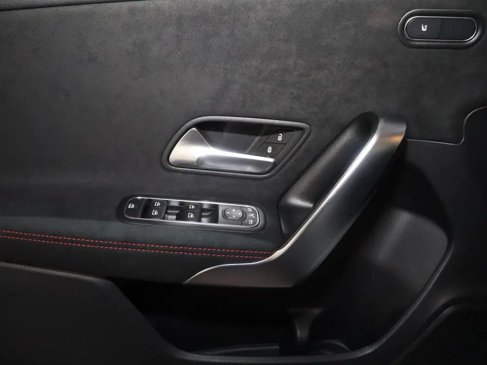 Mercedes-Benz A-Klasse 180 Business Solution AMG uit 2026, foto 13