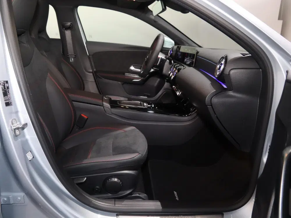 Mercedes-Benz A-Klasse 180 Business Solution AMG uit 2026, foto 8