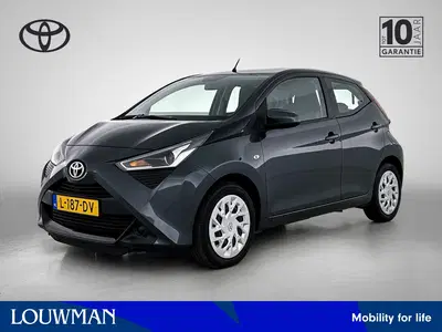 Toyota Aygo 1.0 VVT-i x-play uit 2021
