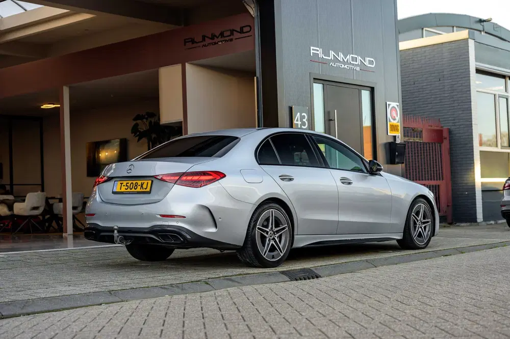 Mercedes-Benz C-Klasse 300 d AMG Line uit 2022, foto 15