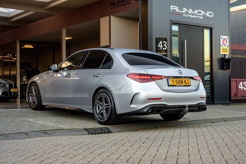 Mercedes-Benz C-Klasse 300 d AMG Line uit 2022, foto 3