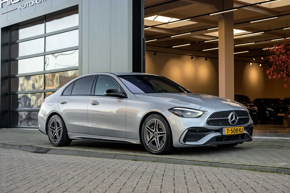 Mercedes-Benz C-Klasse 300 d AMG Line uit 2022, foto 6