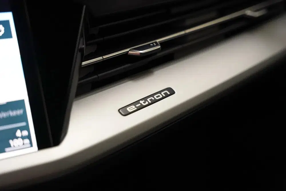 Audi Q4 e-tron 45 quattro 265pk Launch edition 77 kWh 3-f uit 2023, foto 10