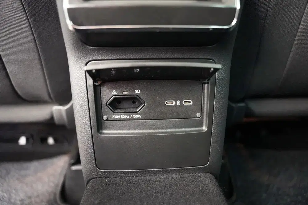 Skoda Superb COMBI 1.4 TSI PHEV Business Edition Aut. [ uit 2022, foto 10