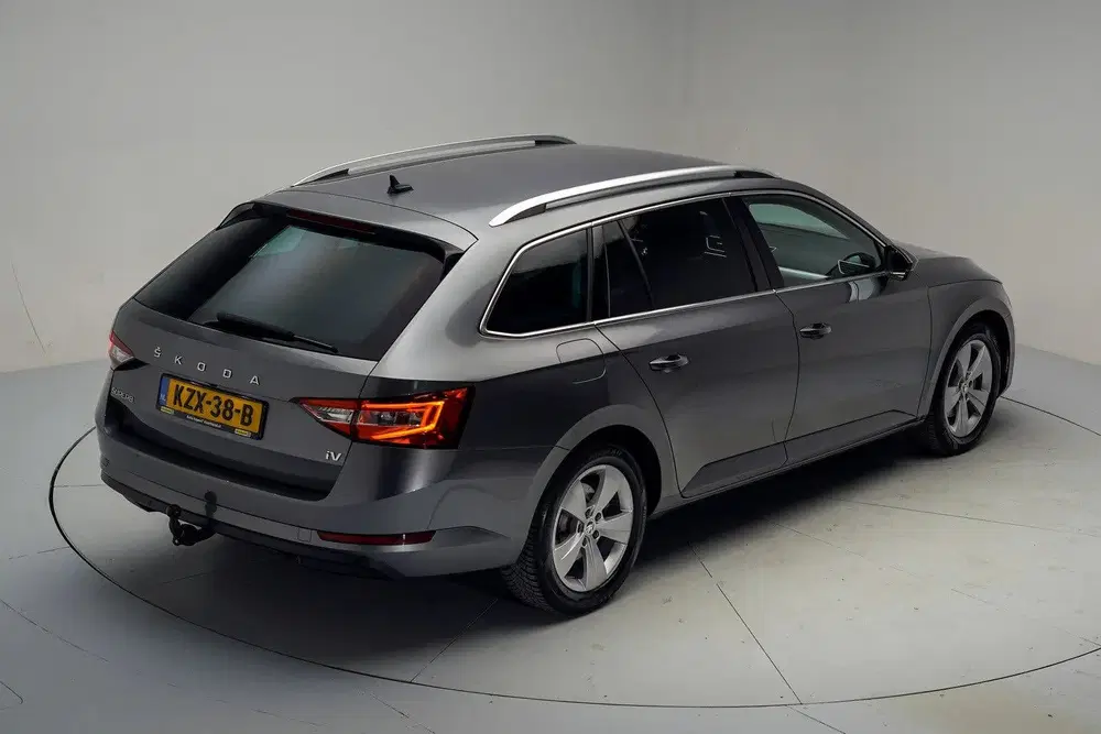 Skoda Superb COMBI 1.4 TSI PHEV Business Edition Aut. [ uit 2022, foto 15