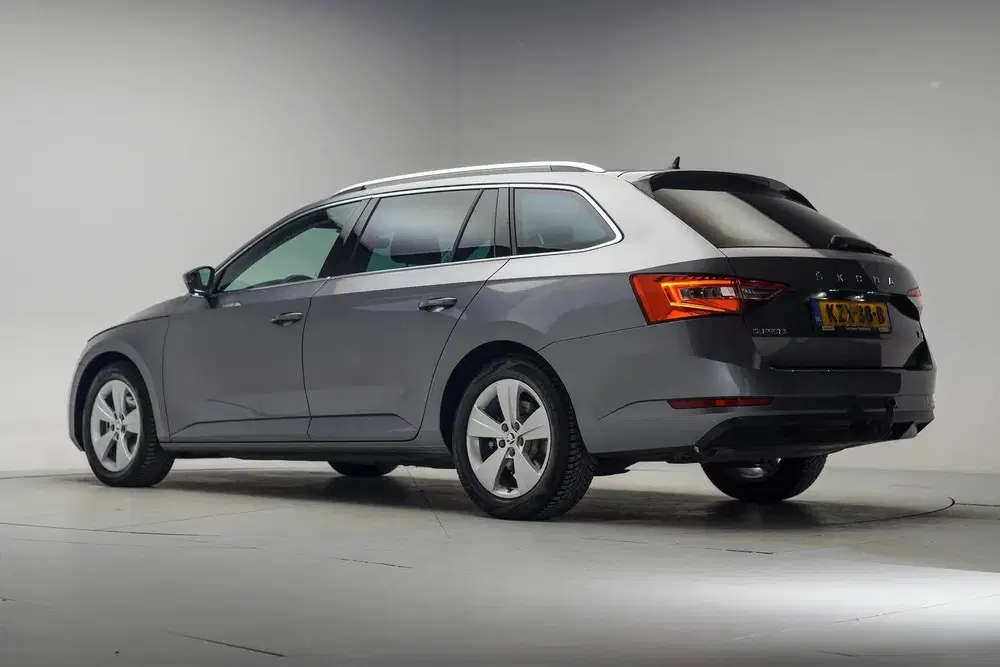 Skoda Superb COMBI 1.4 TSI PHEV Business Edition Aut. [ uit 2022, foto 3