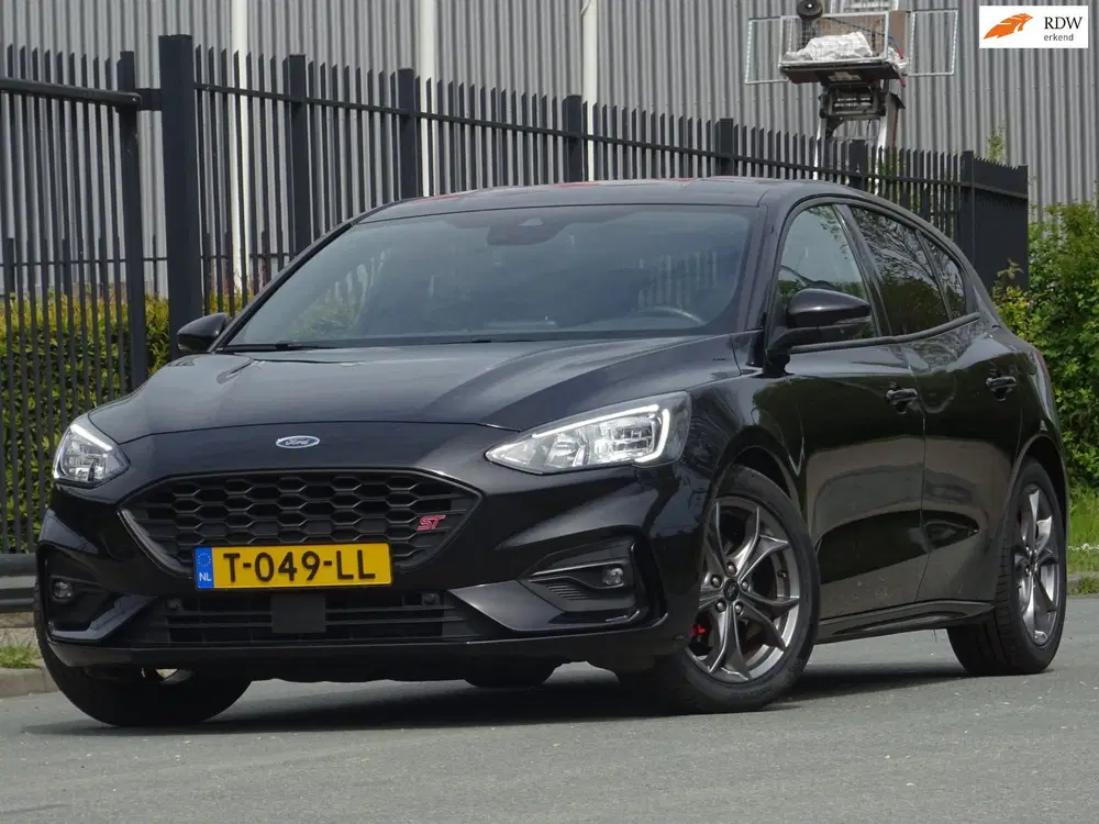 Ford Focus 1.5 EcoBoost ST Line AUTOMAAT NAVI uit 2021