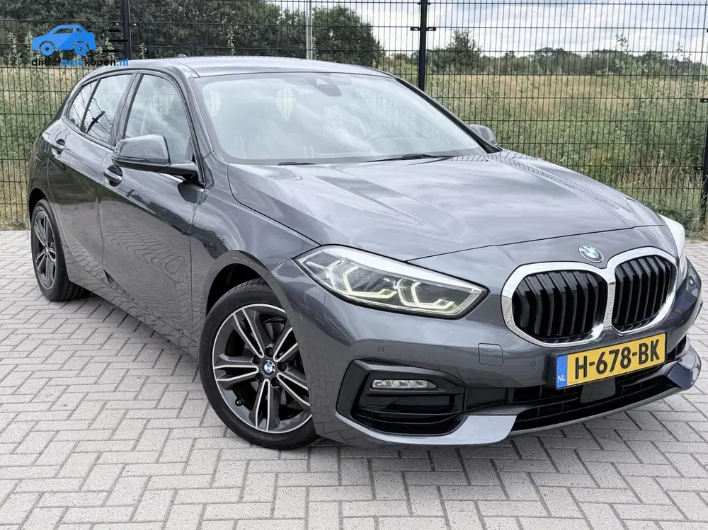 BMW 1-serie 118i Executive Edition uit 2020, foto 4