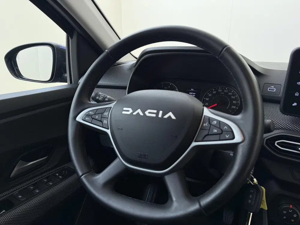 Dacia Sandero 1.0 TCe 90 PK Expression PDC Voor en Achte uit 2025, foto 10