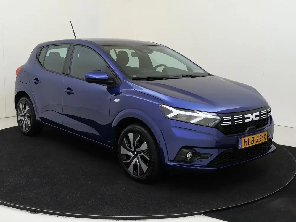 Dacia Sandero 1.0 TCe 90 PK Expression PDC Voor en Achte uit 2025, foto 2