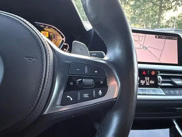 BMW 3-serie 330e uit 2019, foto 10